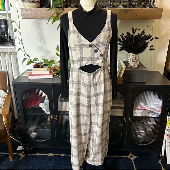 ASOS Plaid Jumpsuit with Front Key Hole - Picture 1 of 11